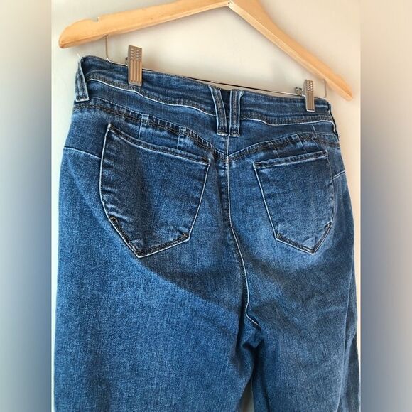 YMI | Wanna Betta Butt? | High Rise Crop Jeans - Picture 6 of 8